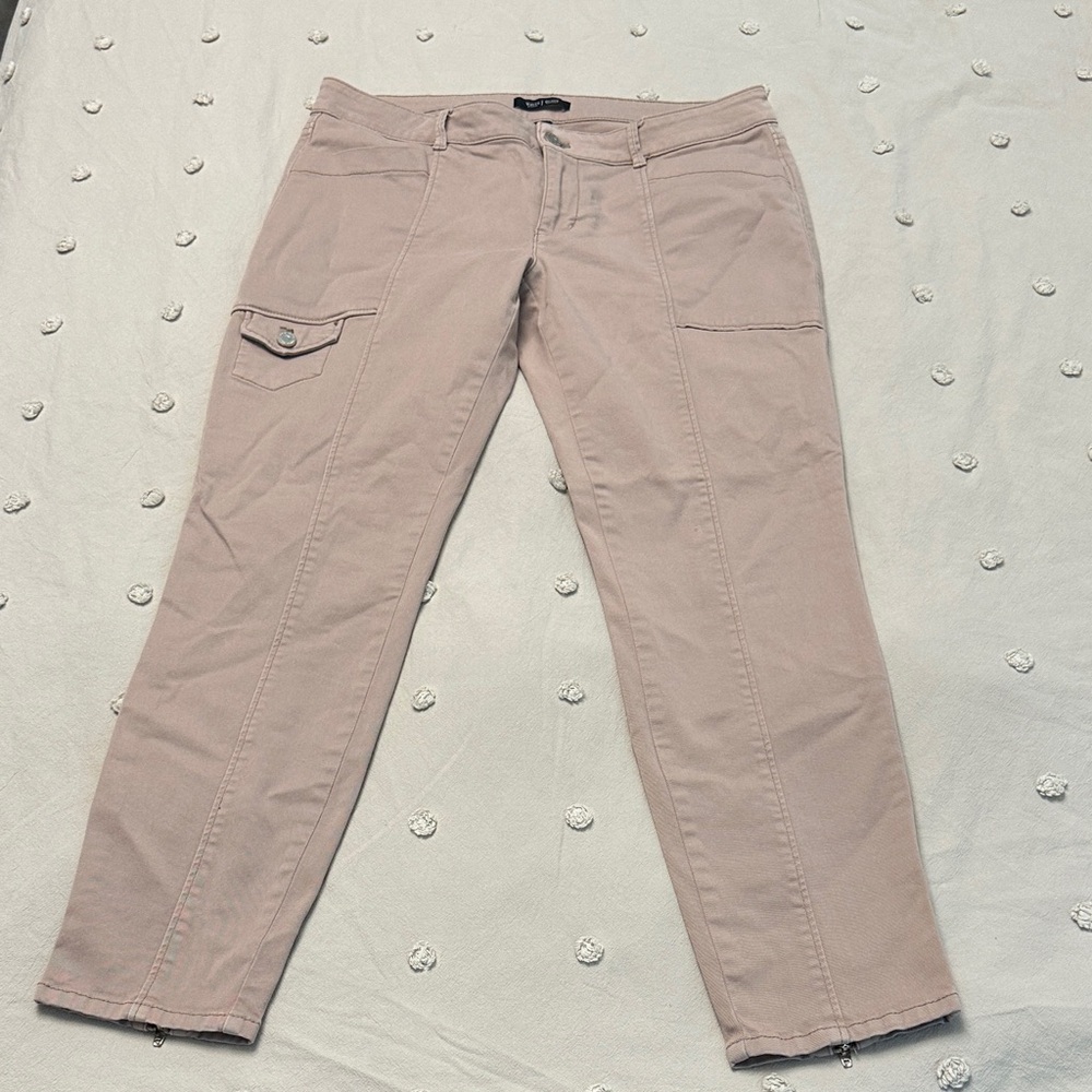 White House black market skimmer pants